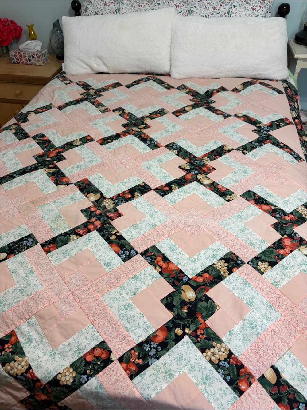Soft Pink & Floral Patchwork Quilt - Home Bedding